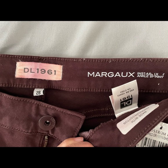 New With Tags DL1961 Ripped Burgundy Stretch Jeans, size 28 - Picture 6 of 6